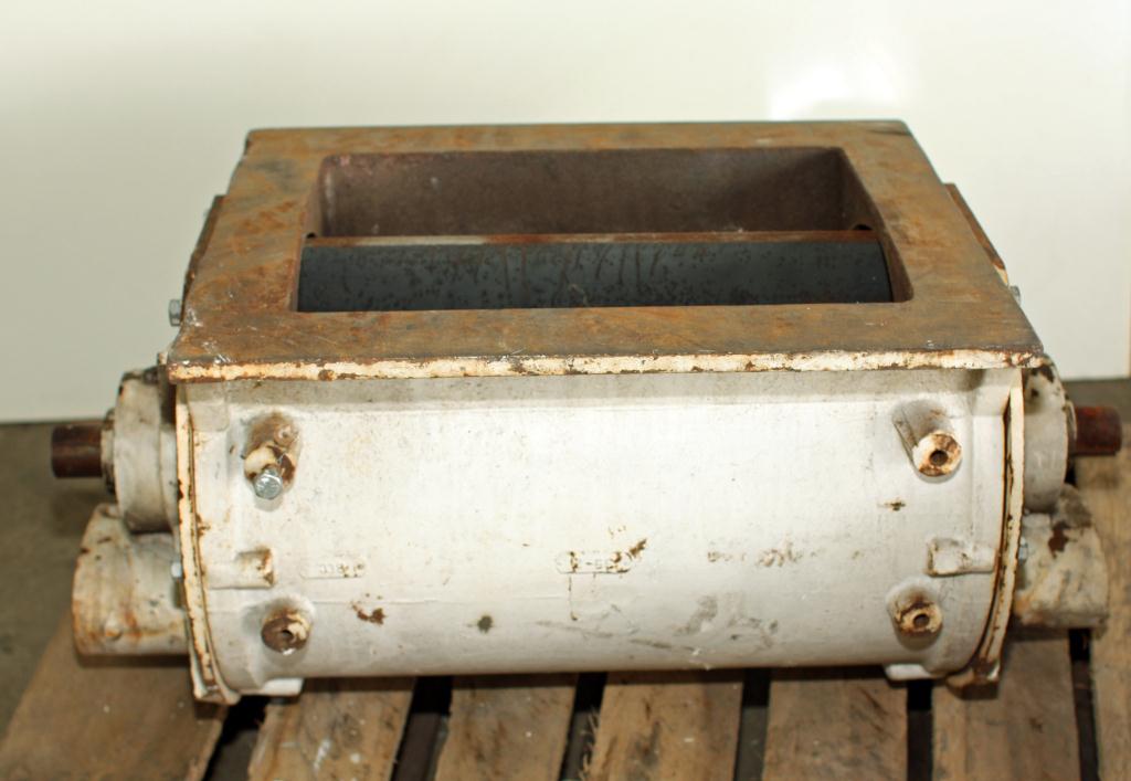 Valve 9 1/2 X 13 CS PFENING rotary airlock feeder