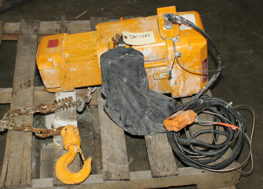 Material Handling Equipment chain hoist, 4000 lbs. Harrington Hoists and Cranes model ER 020L  ERA 1A-340