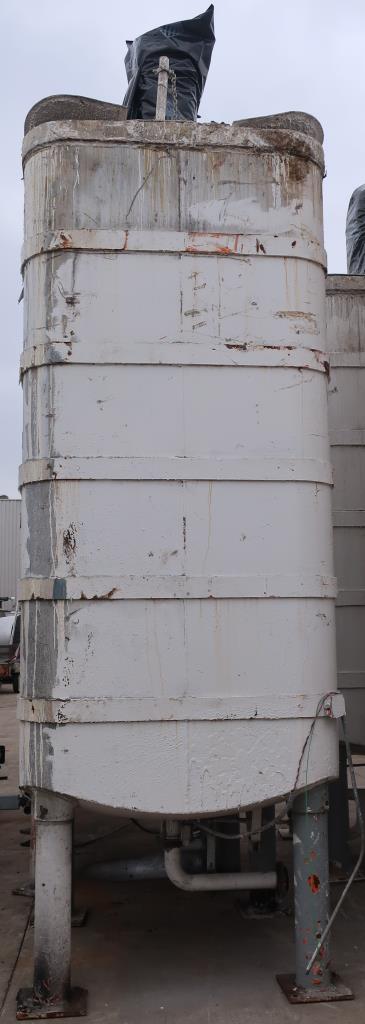 Tank 2000 gallon vertical tank, Stainless Steel, Philadelphia Mixers agitator, dish