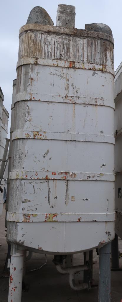 Tank 2000 gallon vertical tank, Stainless Steel, Philadelphia Mixers agitator, dish
