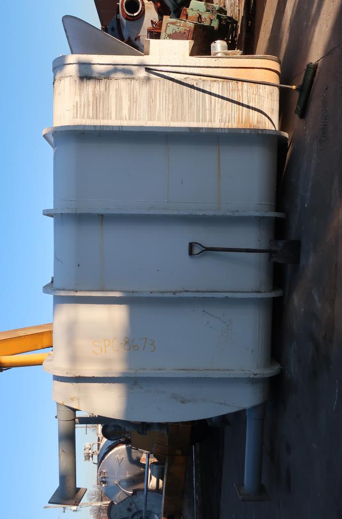 Tank 4000 gallon vertical tank, Stainless Steel, dish