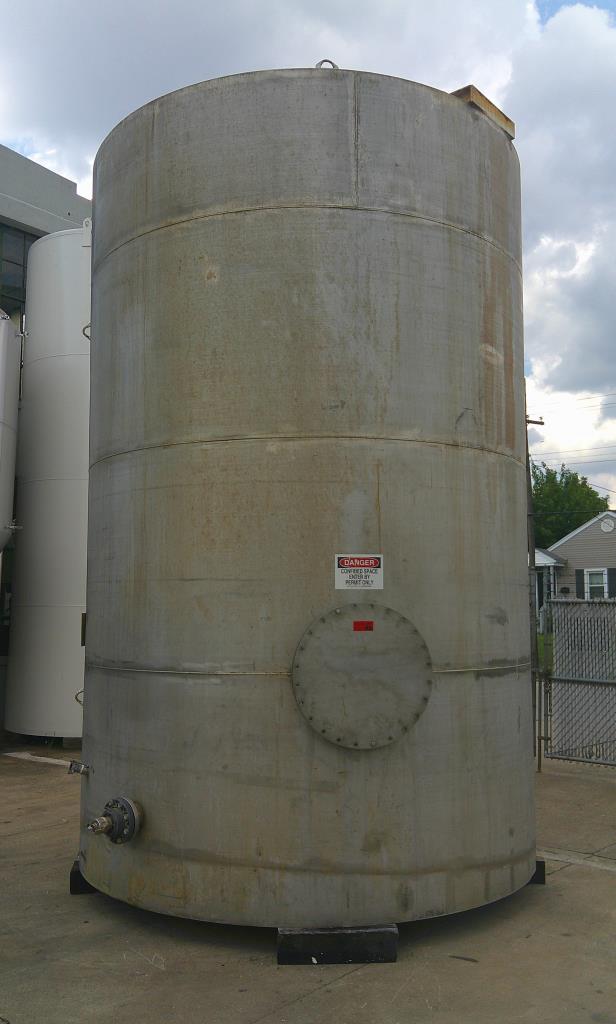 Tank 7500 gallon vertical tank, 304 SS, 2 hp top mounted agitator, slope bottom