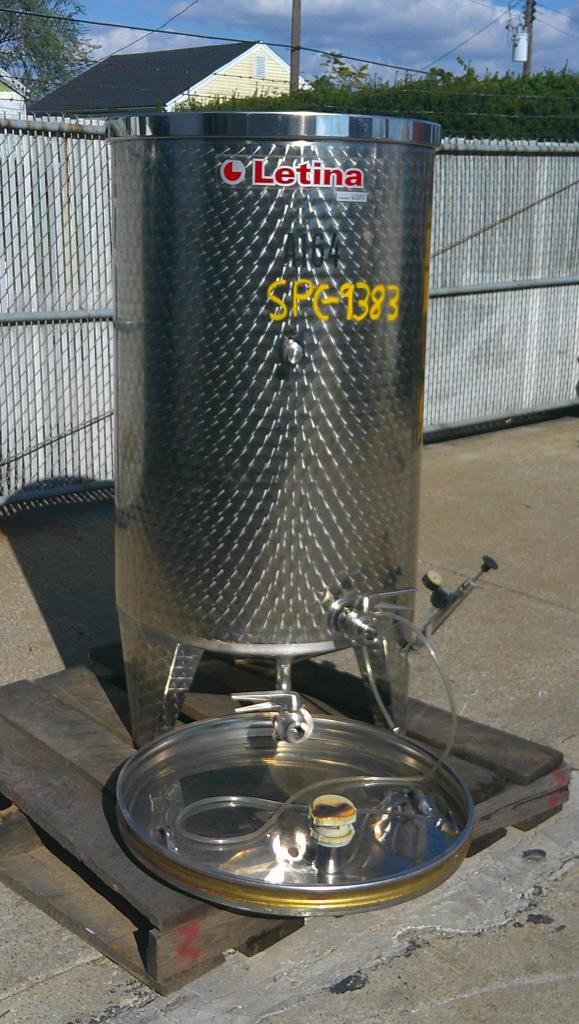 Tank 160 gallon vertical tank, 304 SS, slope